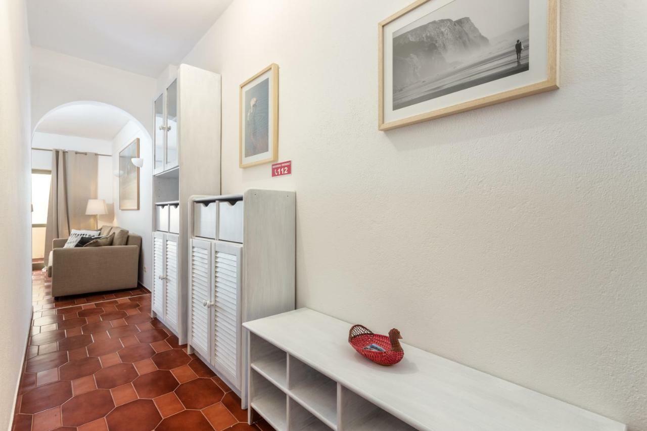 Lagos Apartment Ap Praia Dona Ana Bagian luar foto