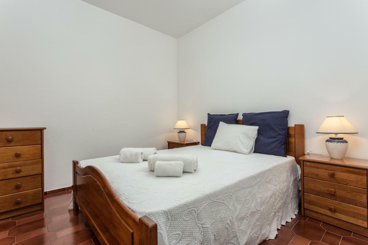 Lagos Apartment Ap Praia Dona Ana Bagian luar foto
